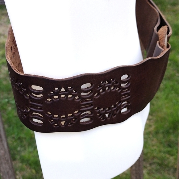 Abercrombie & Fitch Wide Leather Punch Out Belt